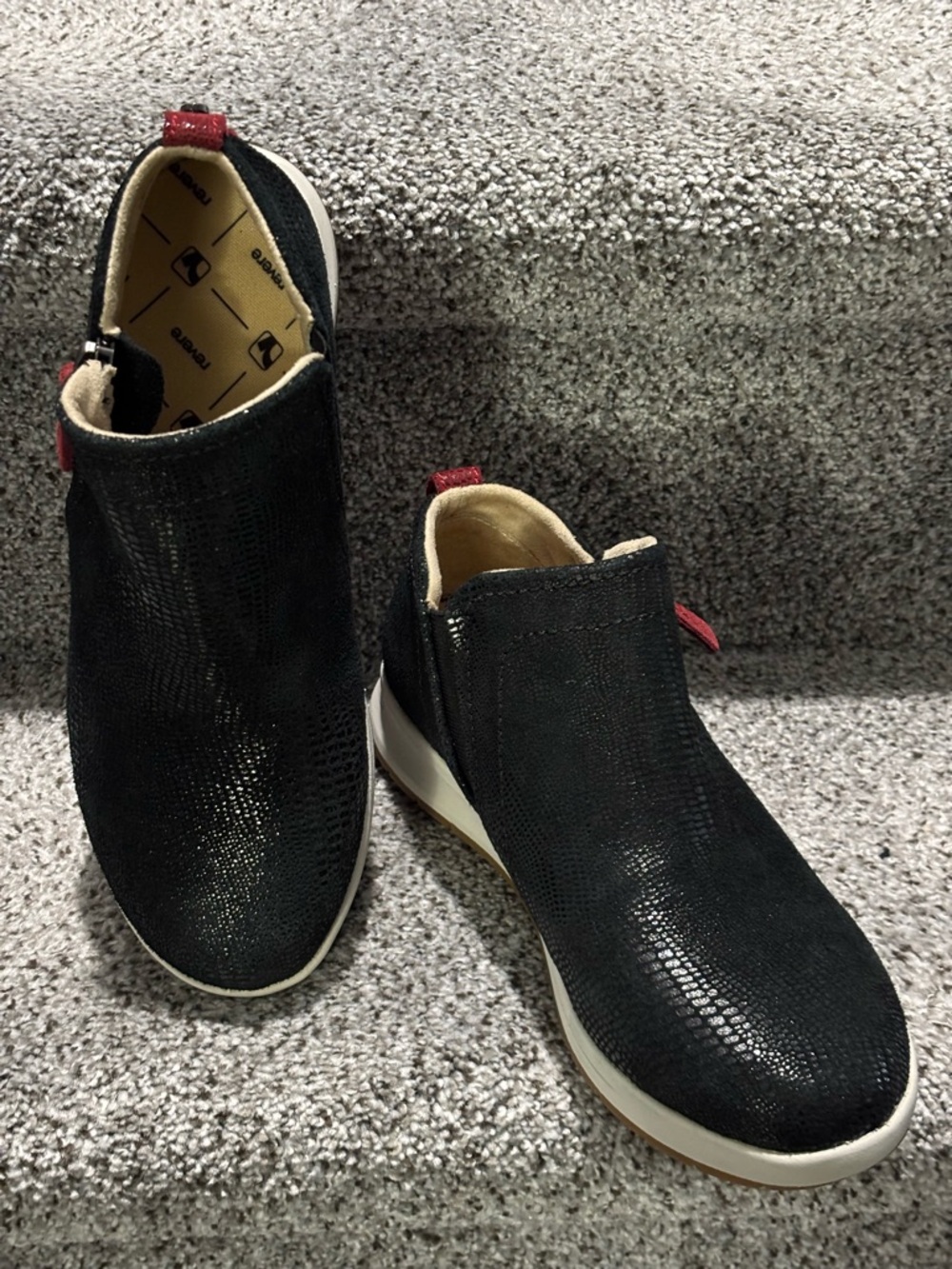 Revere Black Dublin Leather Ankle Sneakers/Shoes with Red Zip Tabs Size 7 to 7.5